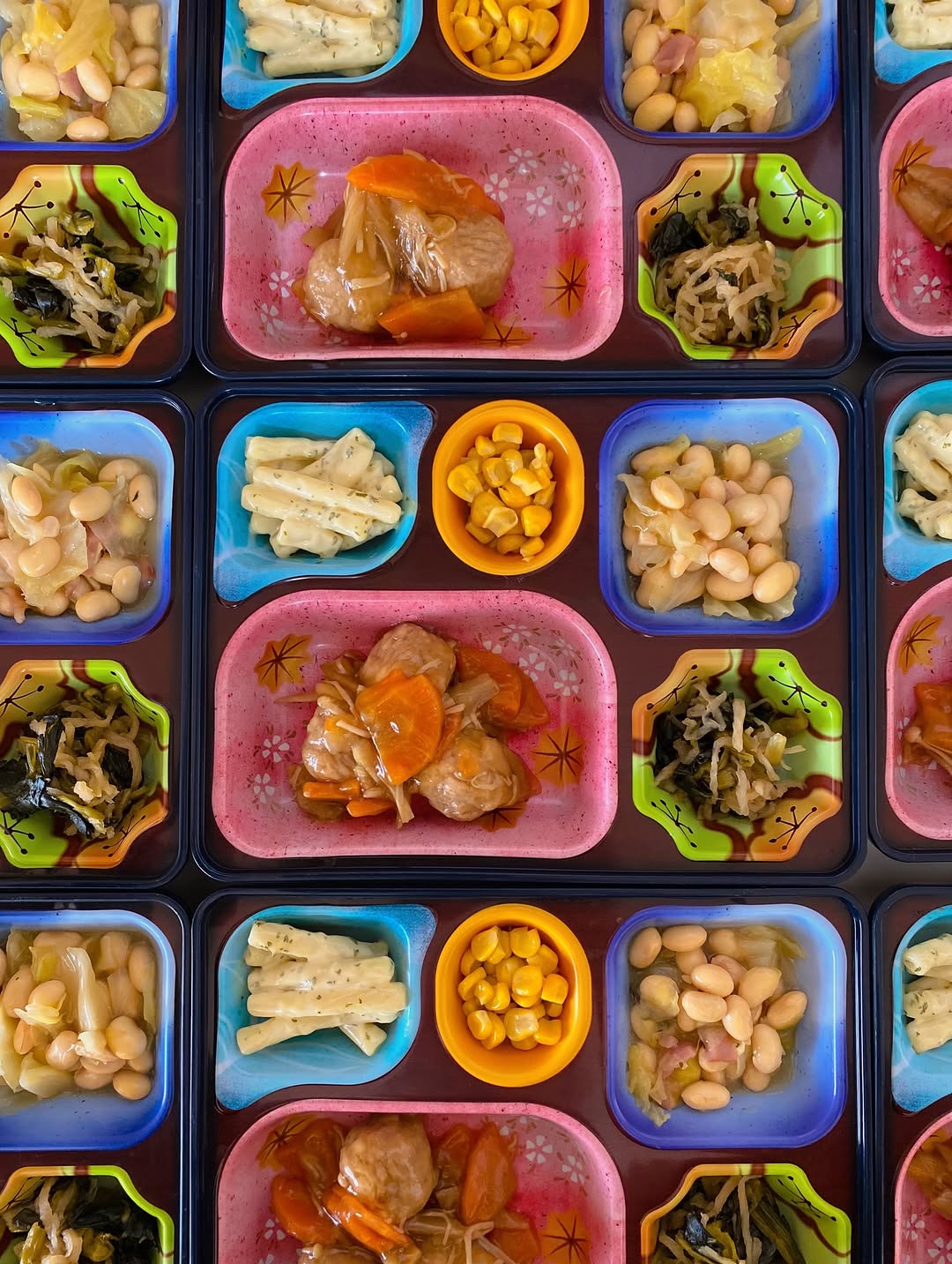 こんにちは😊ライフデリ筑後八女店です✨ 今日は少し暖かく過ごしやすい天気ですね☀️ お客様とも天気の話は会話の入り口として優秀です🤭 そこから服装→体調→生活と、会話が広がり日々の安否確認への手助けとなっております🕊️ ただ、天気の会...