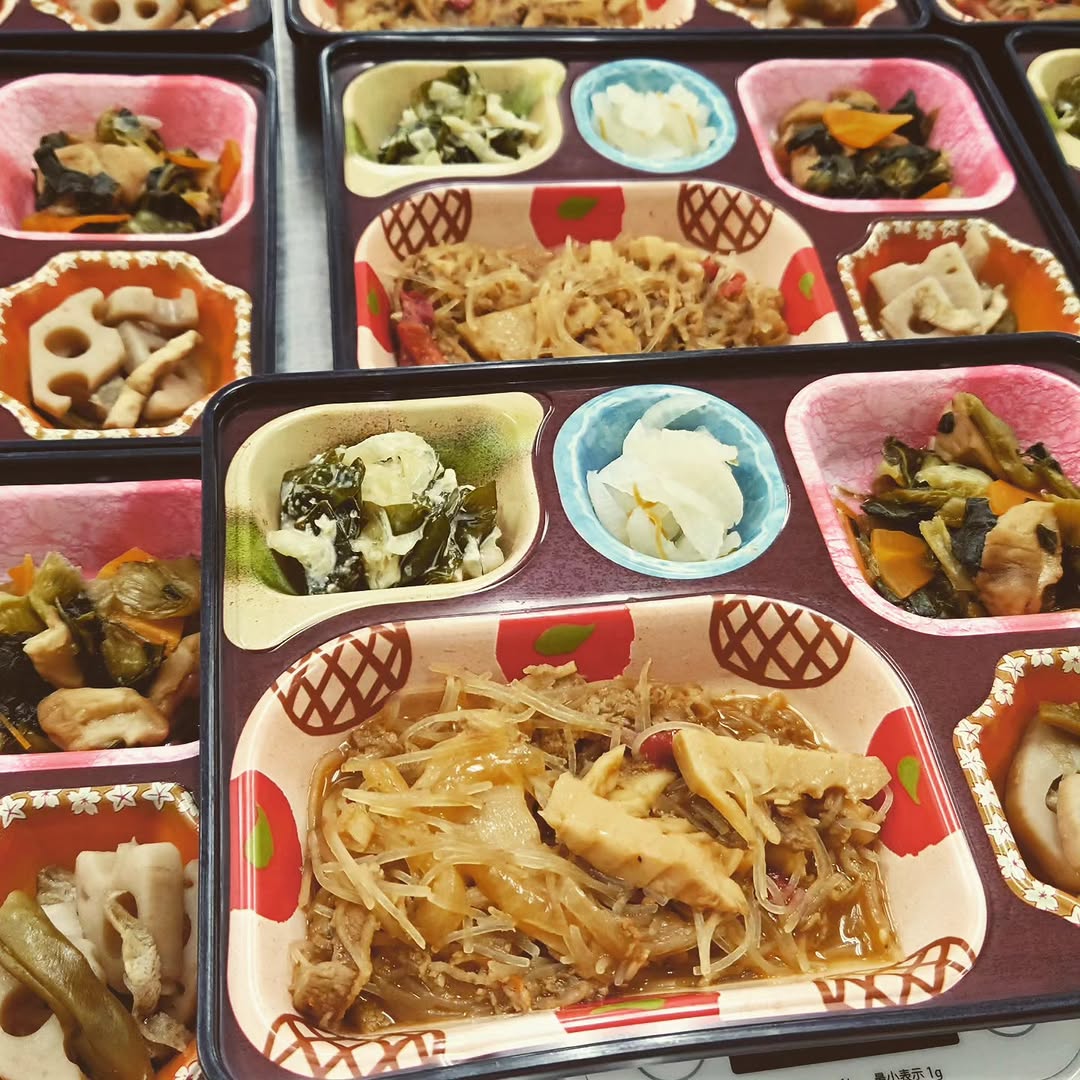 こんにちは、ライフデリです❕ 今日は5月の最終日。 毎月最終日は「蕎麦の日」ってご存知でしたか？ 江戸時代の商人が毎月末日に「何事も細く長く」という願いを込めた縁起物として、蕎麦を食べていた事に由来するそうです。 縁起物なら食べておきたいで...