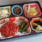 ハンバーグのバジルトマトソース